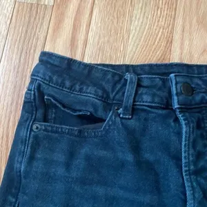 Old Navy Jeans Womens 6 Black High Rise OG Straight Distressed Casual Minimalist thumbnail 7