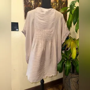 EUC DRESS BARN CREAM FLOWY BAT 🦇 sleeve with embroidery & lace ornaments Sz 3XL thumbnail 6