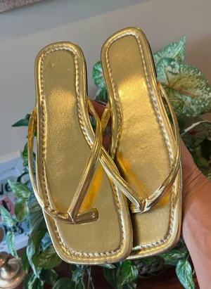 Gold Square Toe Sandals Flats Like New Size 38 Women’s 7.5 thumbnail 1