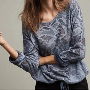 Anthropologie Saturday Sunday Laser Cut Rolled‎ Sleeve Pullover Blue Size Medium thumbnail 1