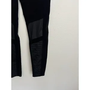 Alo Yoga Women's Black High Waisted Moto Legging Pants Medium Athleisure Yoga thumbnail 12