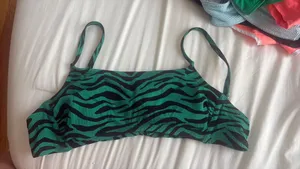 green zebra bikini top Size L thumbnail 1