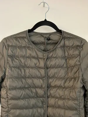 Uniqlo Women's Ultra Light Down Compact Packable Puffer Jacket in Green Gray S thumbnail 3