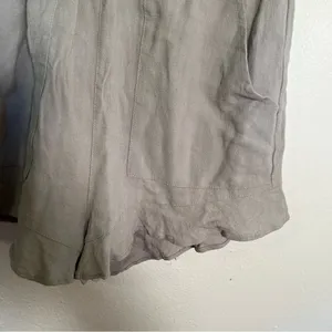 Women's‎ Size Small Casual Shorts Sage Green Gray Ruffle Hem Pockets Stretch thumbnail 5