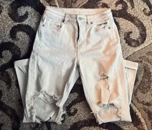 American Eagle Outfitters Mom Jeans thumbnail 1