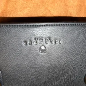 The Islander UK Harris Tweed Houndstooth Leather Backpack Satchel – NWT thumbnail 8
