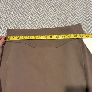 Lululemon Scuba HR Mini Skirt Taupe Brown Cotton Fleece LW8ALSS Size M NEW thumbnail 4