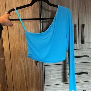Superdown Karol Ribbed One-Shoulder Crop Top in Cobalt thumbnail 6