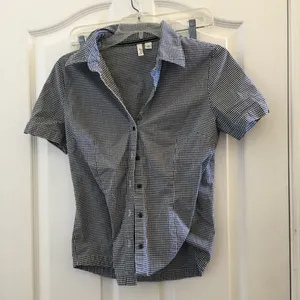 FINAL MARKDOWN Ladies St. John’s bay blouse medium thumbnail 1