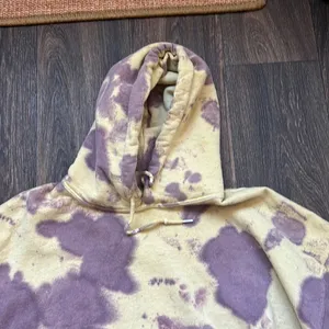 Pretty Little Thing Tiè Dye Hoodie thumbnail 2