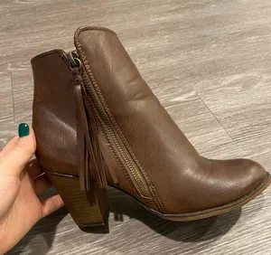 Nine West Dritax 5 Brown Fringe Booties thumbnail 1