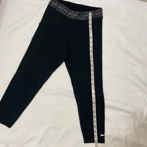 Nike Pro Dri-Fit Women’S Black Leggings. Medium. thumbnail 3