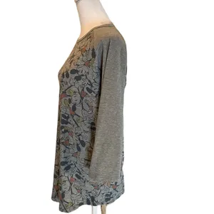 LuLaRoe Heather Gray with Mickey Mouse Disney Print 3/4 Sleeve Tee Medium thumbnail 4