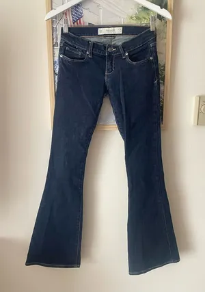 Abercrombie & Fitch Y2K Low Rise Dark Wash Flare Denim Jeans Size 00S W24 thumbnail 1