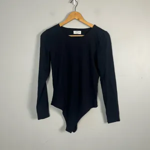 Aritzia Babaton Contour Crew Longsleeve Bodysuit black size large thumbnail 3