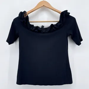 Ann Taylor Black Ribbed Off The Shoulder Ruffle Top Short‎ Sleeve Size Medium thumbnail 4