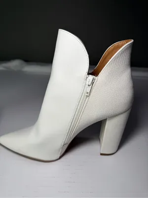 Qupid White Pointed Toe Ankle Booties with Block Heel thumbnail 6