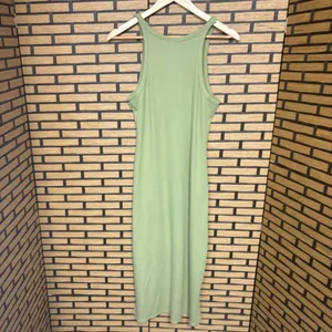 Richer Poorer Green‎ Ribbed Midi Dress Size Large thumbnail 2
