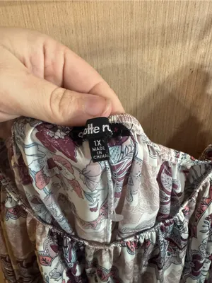 Charlotte Russe Paisley Off The Shoulder Blouse - Cream, Burgundy, Green Sixe 1X thumbnail 2