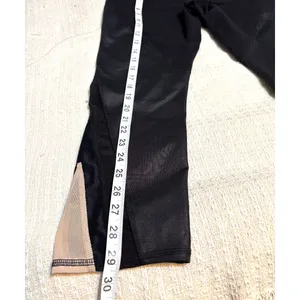 Alo Yoga Black Cropped Leggings Mesh Panel Athletic Capri Pants Women’s S/M thumbnail 3