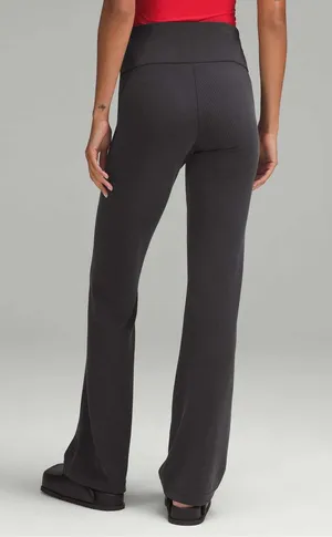 Lululemon women’s workout active Ribbed Softstreme Flared Pant *Regular size 6 thumbnail 1