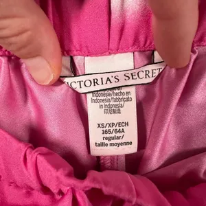 Victorias Secret Satin Pajama Pants Wom‎ XS Pink Rose Stripe Sides Pull On Sleep thumbnail 4