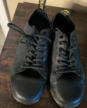 Dr. Martens Calmont Mens 8 Women’s 9 EU 41 Black Leather Doc Lace Up Shoe thumbnail 1