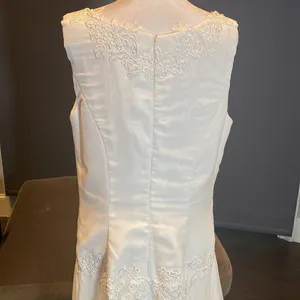 Women’s White Chiffon Formal Dress Floral Lace Detail & Matching Jacket Size 14 thumbnail 6