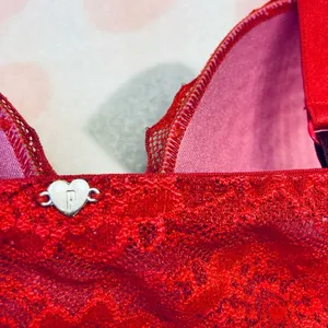 Victoria’s Secret Pink ‎ Bra Size Medium (A-C) Red thumbnail 5
