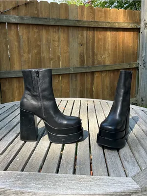 Steve Madden Black Genuine Leather Cobra Platform‎ Bootie size 9.5 in black thumbnail 2