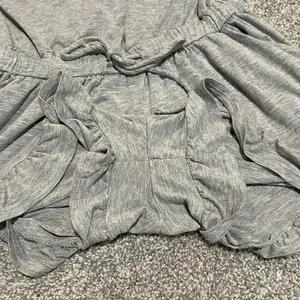 Pink Lily Gray‎ Ruffle Short Romper size small thumbnail 4