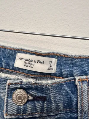 Abercrombie Skinny High-Rise Jeans thumbnail 3