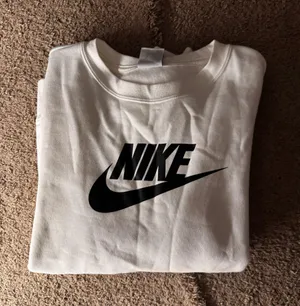 Nike white sweater thumbnail 4