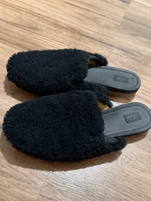 UGG Janaya Cozy Mule – Women’s Black Sheepskin Slip‑On (Size 7.5 ) thumbnail 2