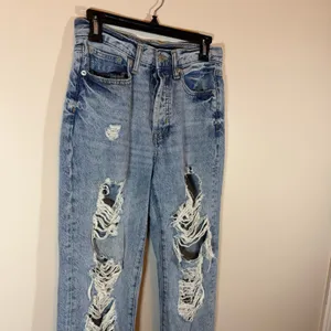 Aeropostale Low Rise Skater Jeans Womens 00R Destroyed Distressed Leg Light Wash thumbnail 2