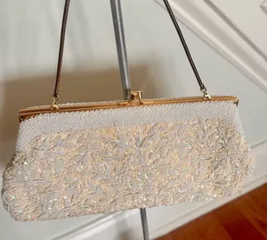 VTG Designer LaRegale Ivory Beaded Purse w/ Silk Interior Lining & Gold Strap thumbnail 5