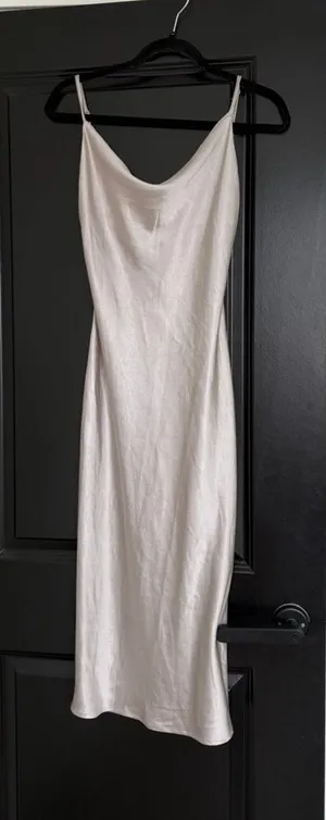 Boutique Satin dress size 2 thumbnail 1