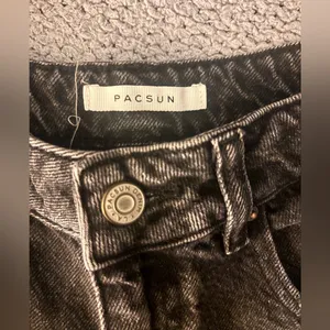 PacSun Washed Black High-Rise Denim‎ Shorts size 27 thumbnail 3