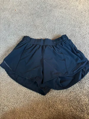 Lululemon Hotty Hot 4" thumbnail 2