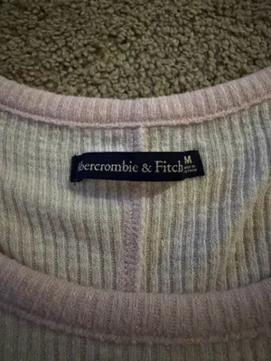 Abercrombie Top Women’s M thumbnail 2