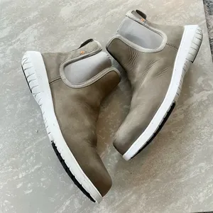 BOGS Cypress Chelsea Boots thumbnail 2