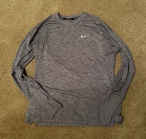 Nike Long Sleeve thumbnail 1