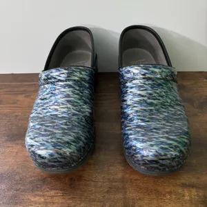 Dansko Pro LT Clogs Women's Size 10.5 US, 41 EU Blue Silver Black Patent Leather thumbnail 2