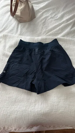 Lululemon Shorts thumbnail 4
