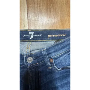 7 For All Mankind Guenevere Dark Wash Raw‎ Hem Straight Leg Jeans Womens Size 27 thumbnail 3