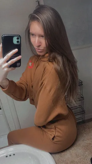 PINK Victoria’s Secret Pink Sweat Suit thumbnail 5