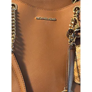 Michael Kors Jet Set Large EW Chain Tote Luggage Brown Saffiano Leather Handbag thumbnail 2