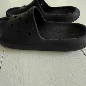 Crocs women’s black slide sandal thumbnail 4