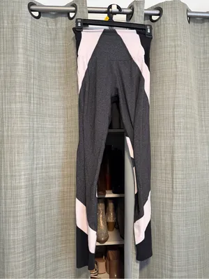 Beyond Yoga Black and Light Pink Colorblock High-Rise Leggings thumbnail 2