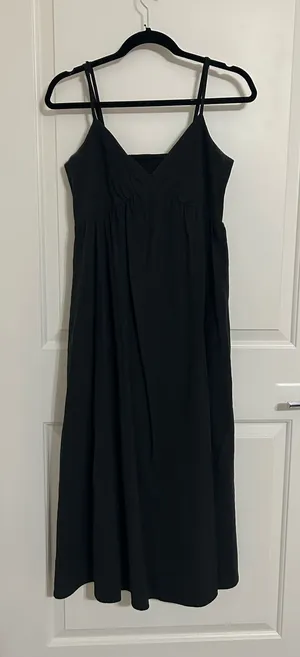 Medium SHEIN black dress long thumbnail 1